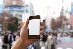 スマホからパソコンへバックアップをすることや、パソコンを起動しなければバックアップした写真を見れないのは面倒…